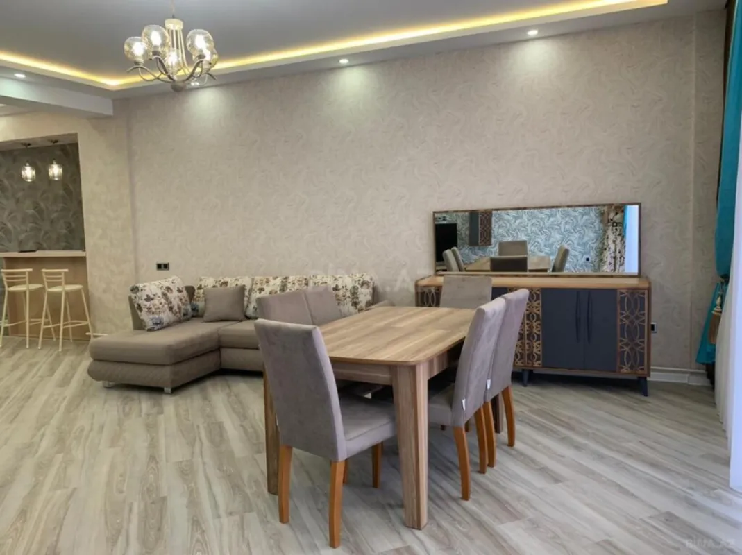 Kirayə verilir 3 otaqlı mənzil 110 m²