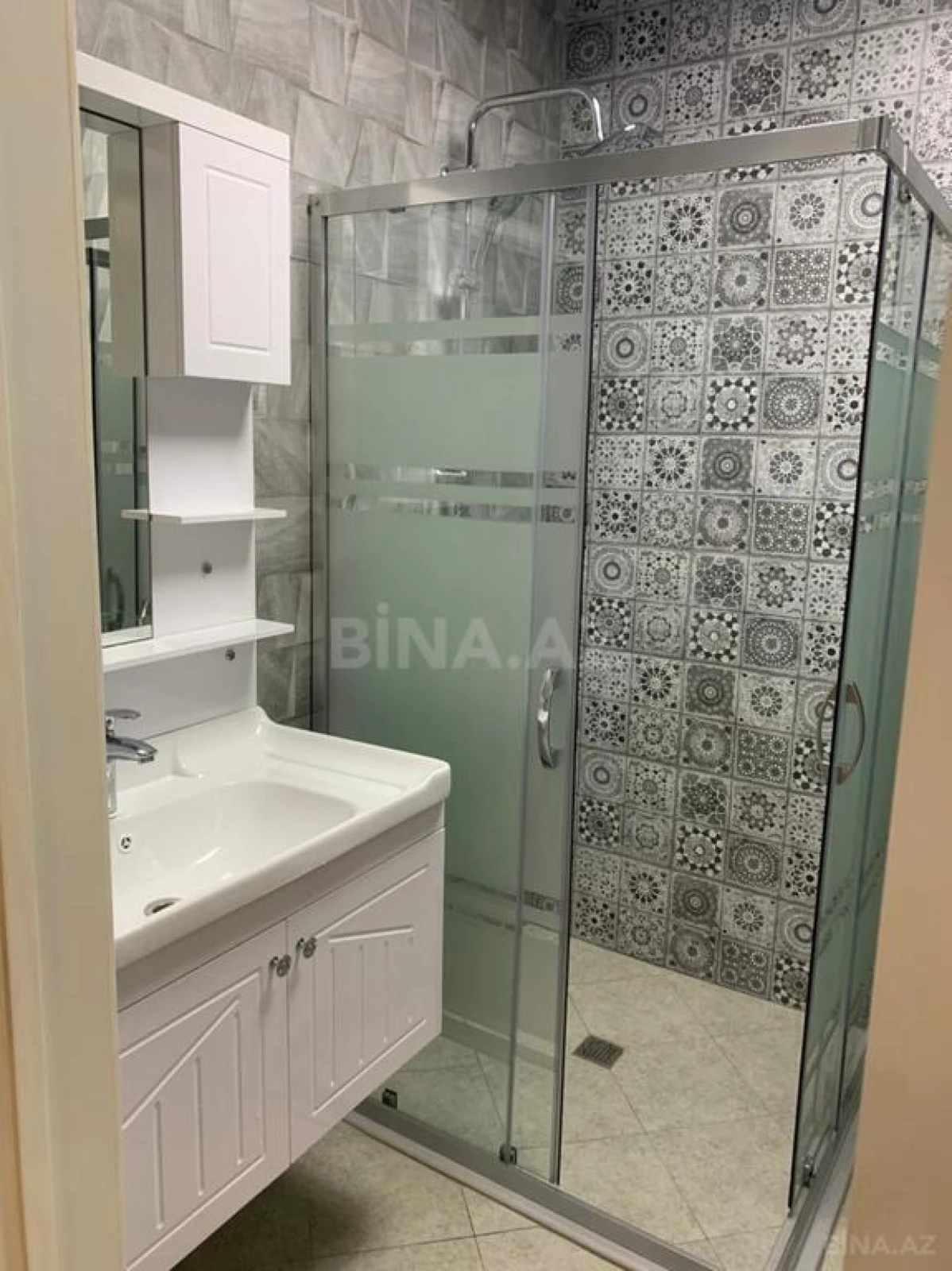 Kirayə verilir 3 otaqlı mənzil 110 m²