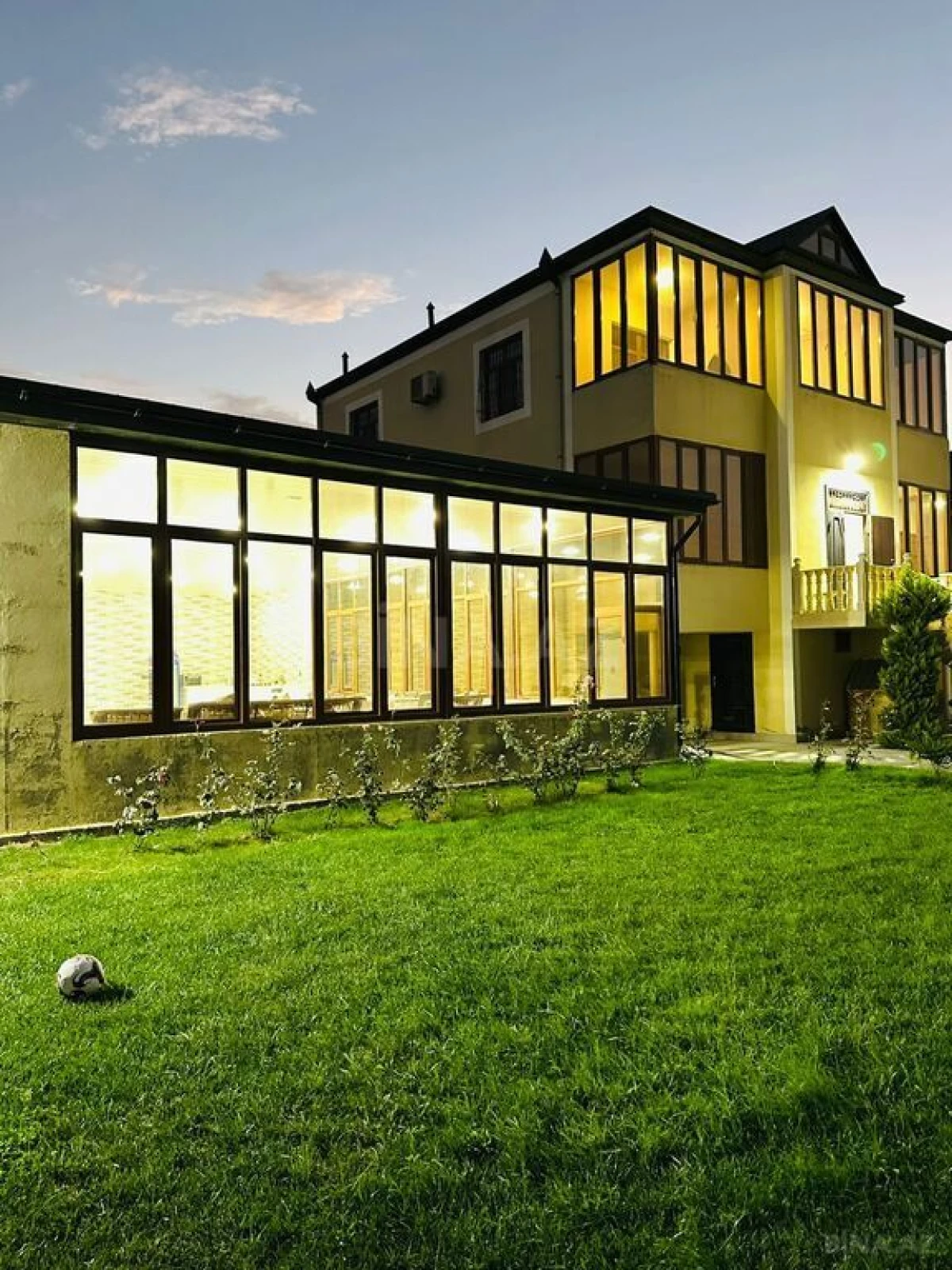 Kirayə verilir 5 otaqlı həyət evi 360 m²