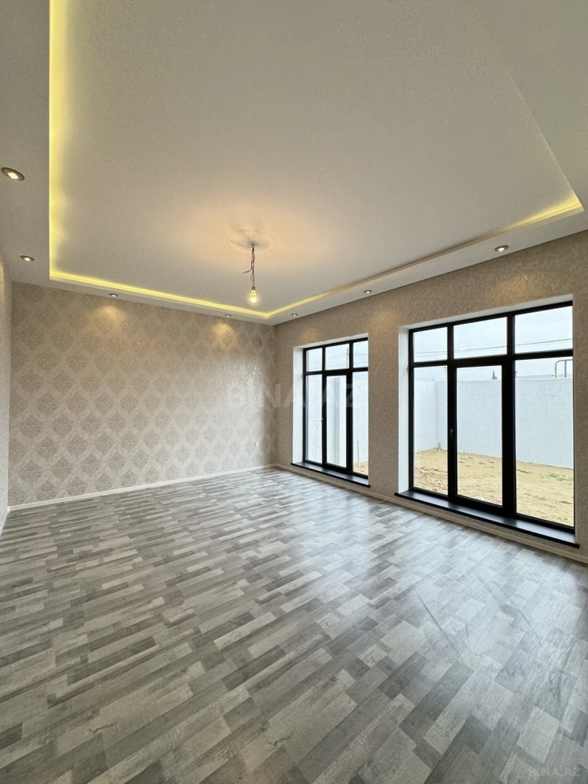 Satılır 4 otaqlı həyət evi 135 m²