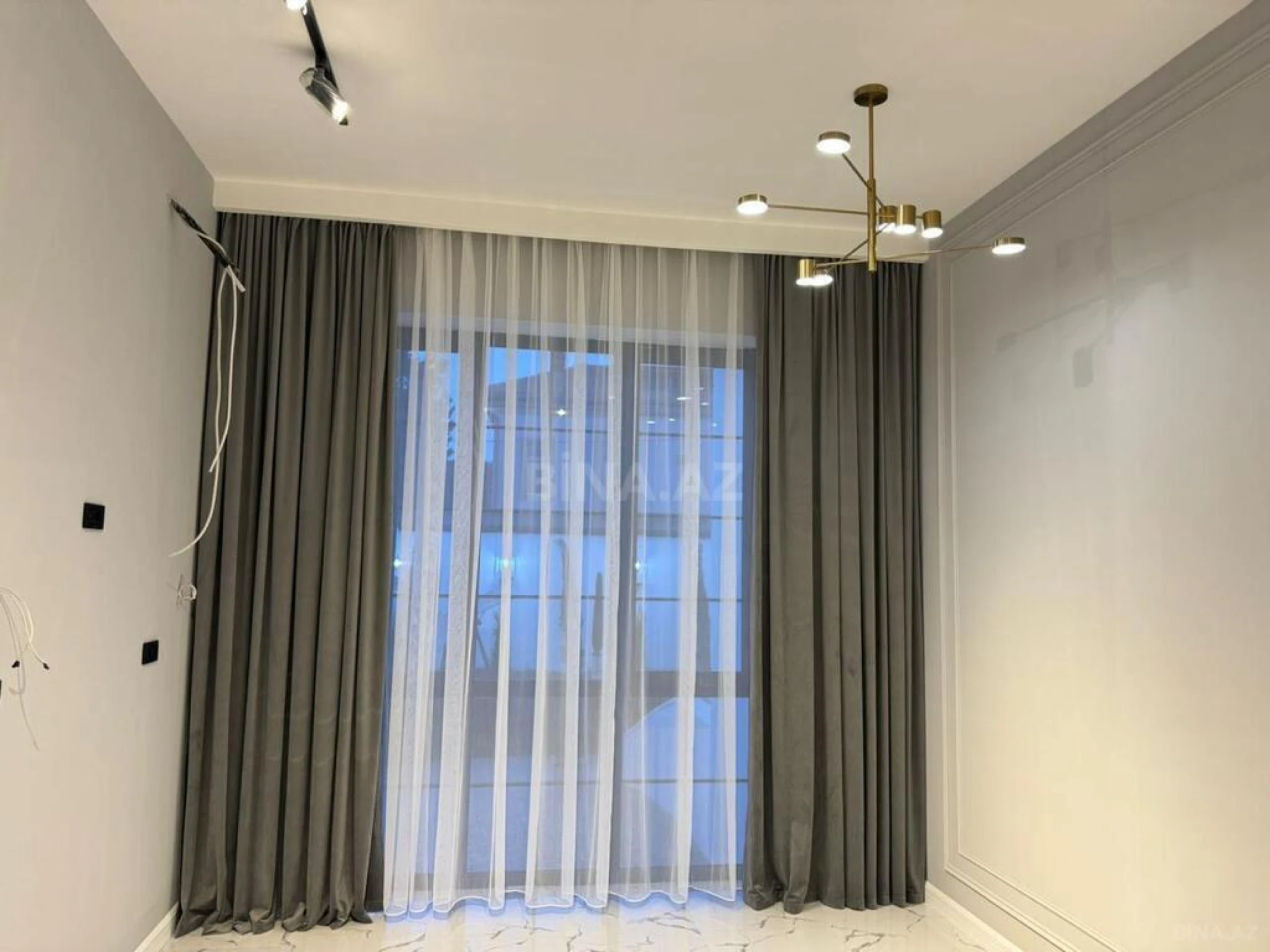 Satılır 5 otaqlı həyət evi 350 m²