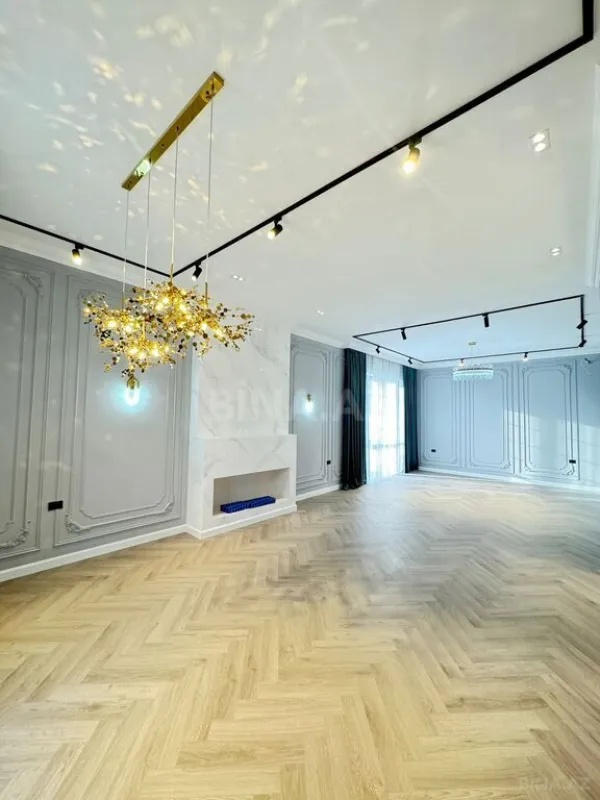 Satılır 5 otaqlı həyət evi 350 m²