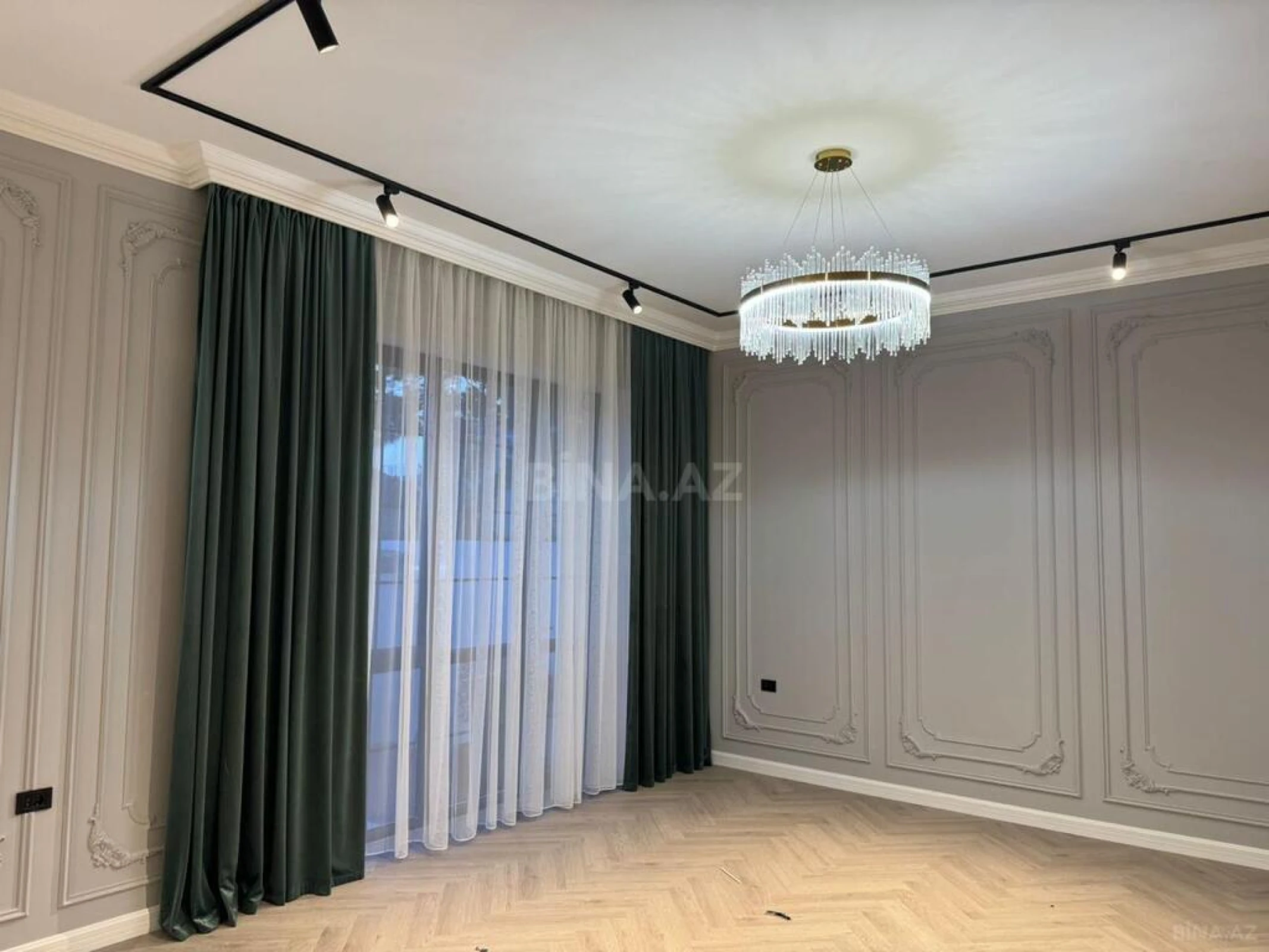 Satılır 5 otaqlı həyət evi 350 m²