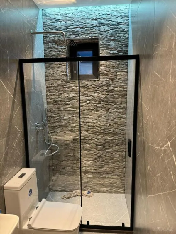 Satılır 5 otaqlı həyət evi 350 m²