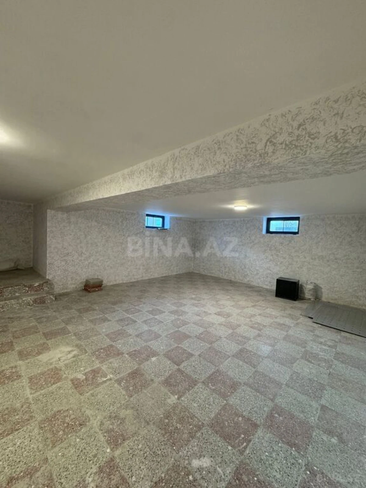Satılır 5 otaqlı həyət evi 350 m²