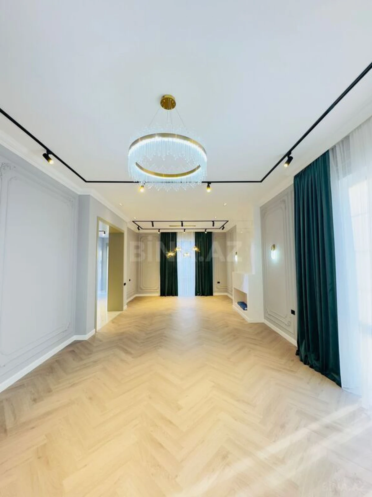 Satılır 5 otaqlı həyət evi 350 m²