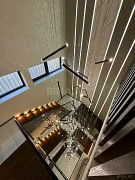 Satılır 8 otaqlı həyət evi 700 m²