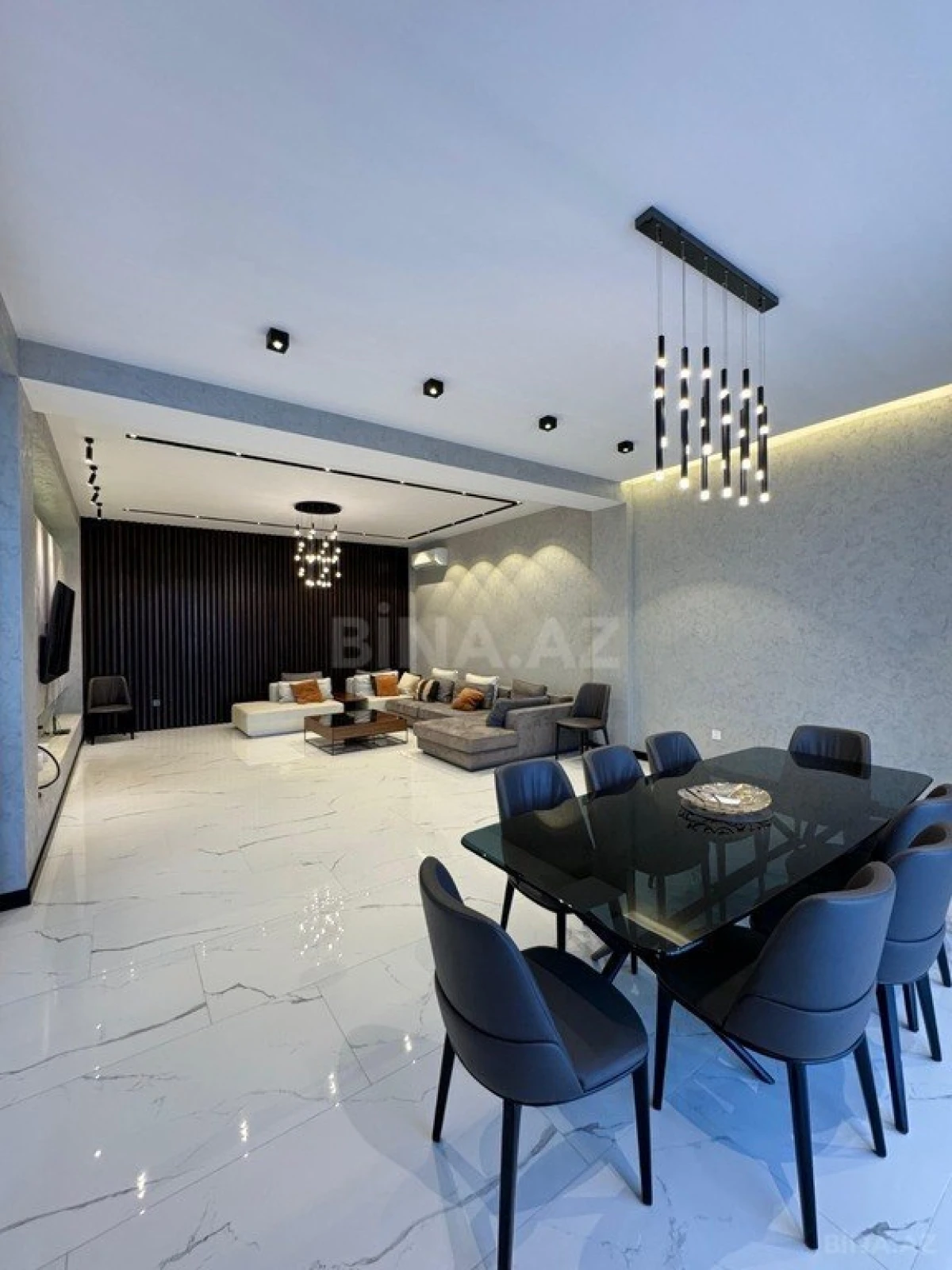 Satılır 8 otaqlı həyət evi 700 m²