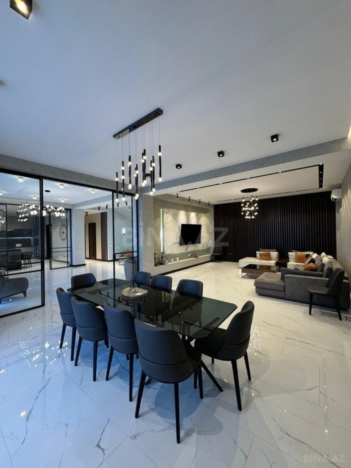 Satılır 8 otaqlı həyət evi 700 m²