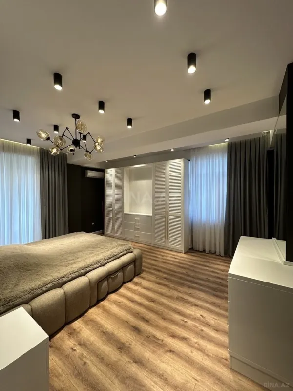 Satılır 3 otaqlı mənzil 120 m²