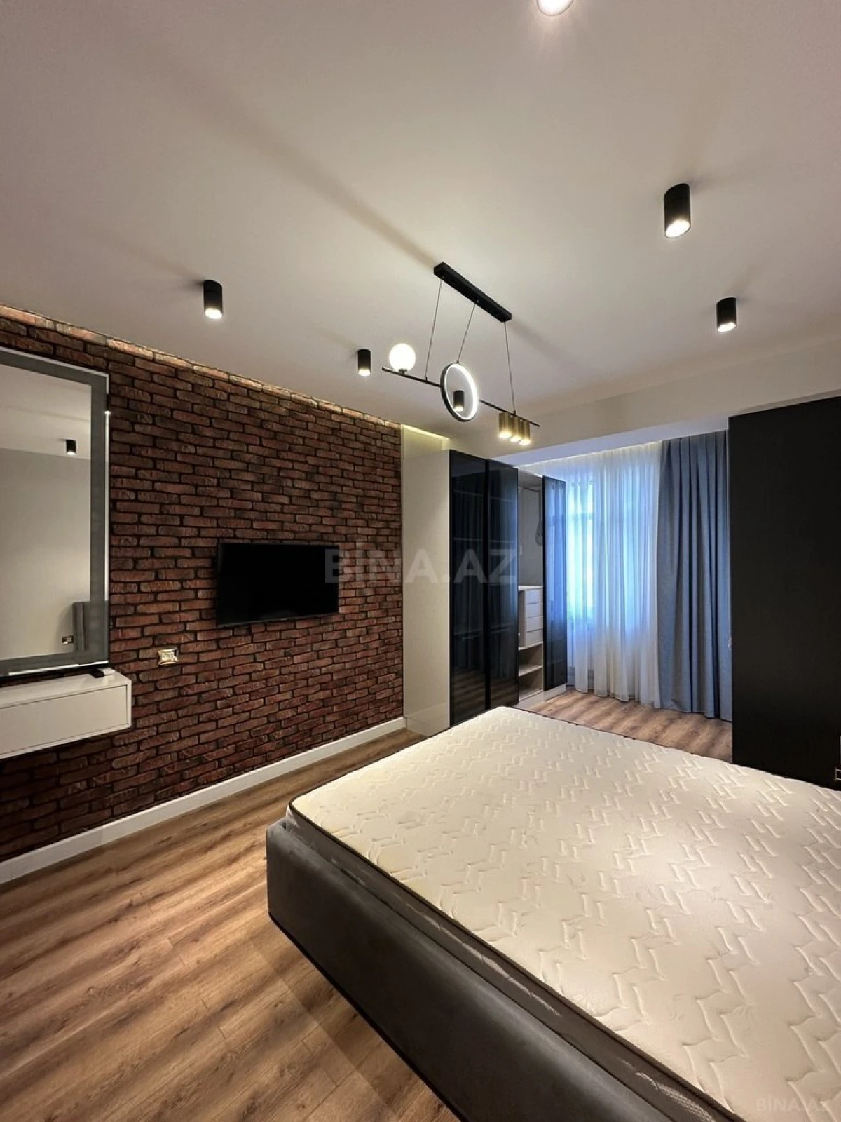 Satılır 3 otaqlı mənzil 120 m²