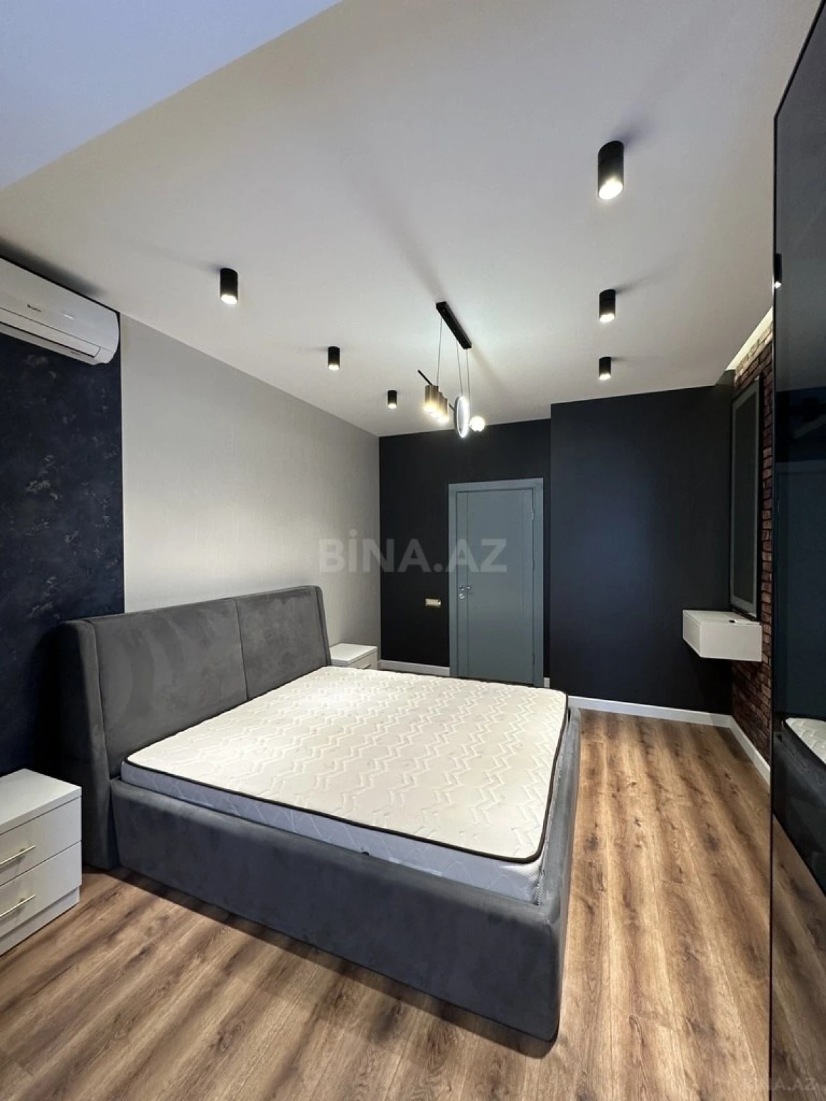 Satılır 3 otaqlı mənzil 120 m²