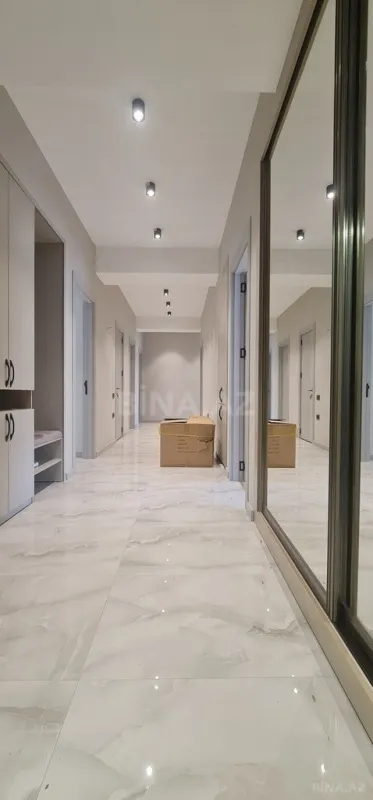 Satılır 5 otaqlı mənzil 197 m²