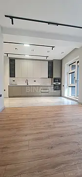 Satılır 5 otaqlı mənzil 197 m²