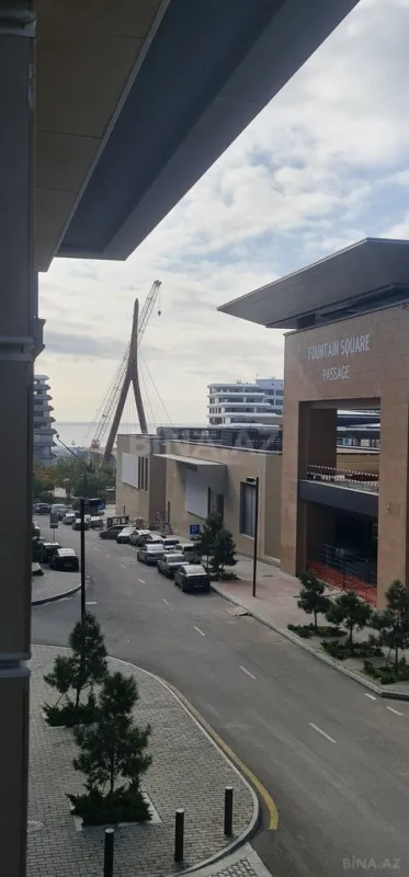 Satılır 5 otaqlı mənzil 197 m²