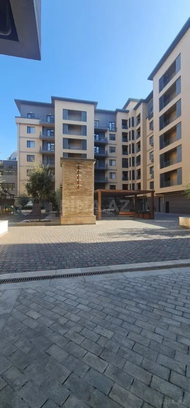 Satılır 5 otaqlı mənzil 197 m²