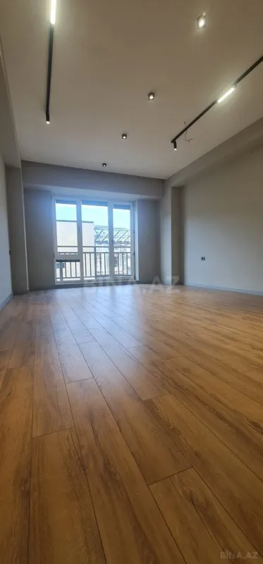 Satılır 5 otaqlı mənzil 197 m²