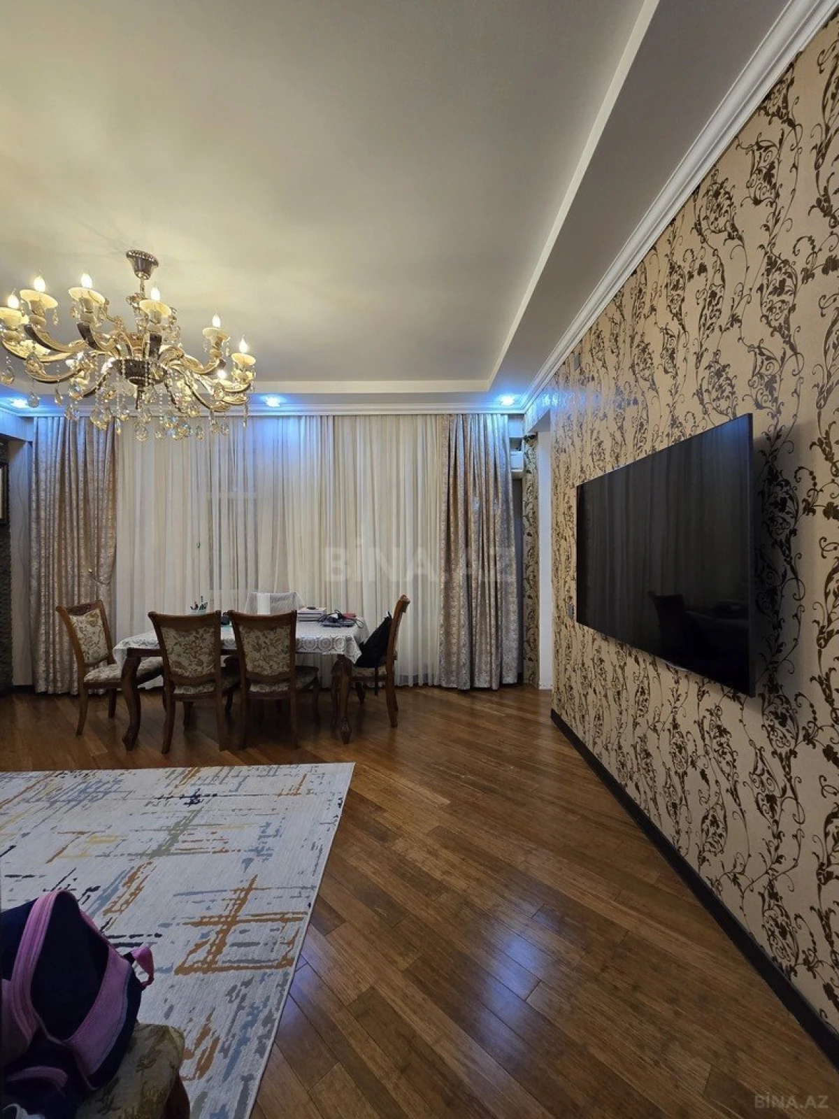 Satılır 3 otaqlı mənzil 127 m²