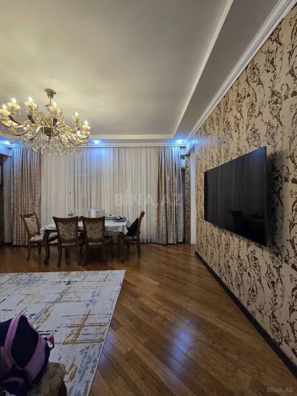 Satılır 3 otaqlı mənzil 127 m²