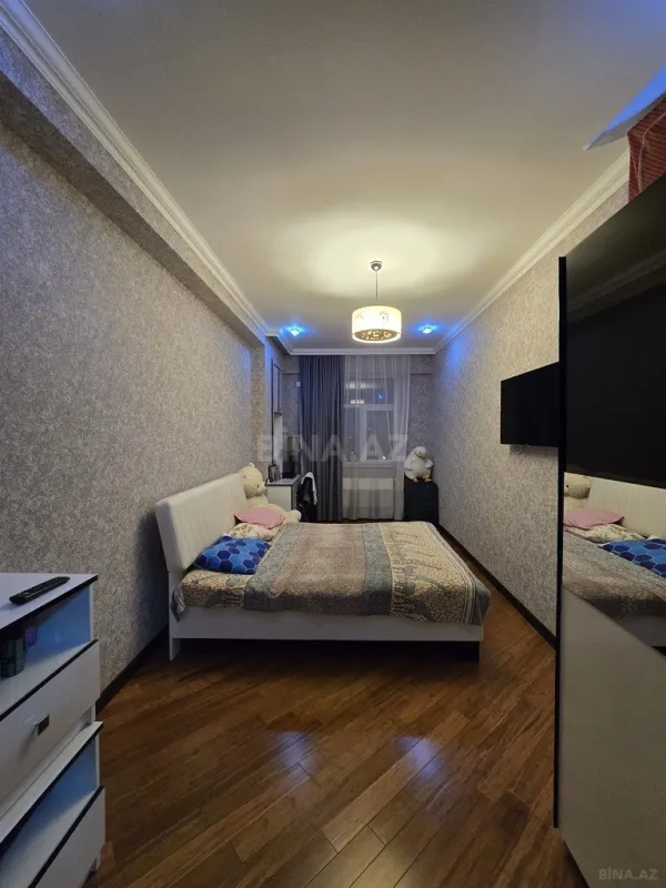 Satılır 3 otaqlı mənzil 127 m²