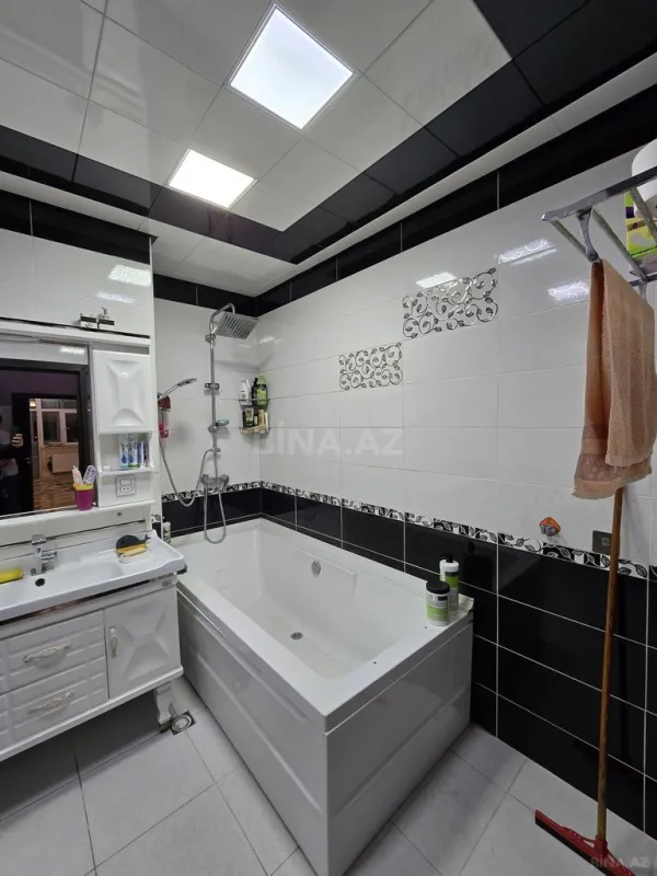 Satılır 3 otaqlı mənzil 127 m²