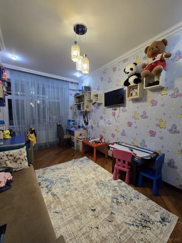 Satılır 3 otaqlı mənzil 127 m²