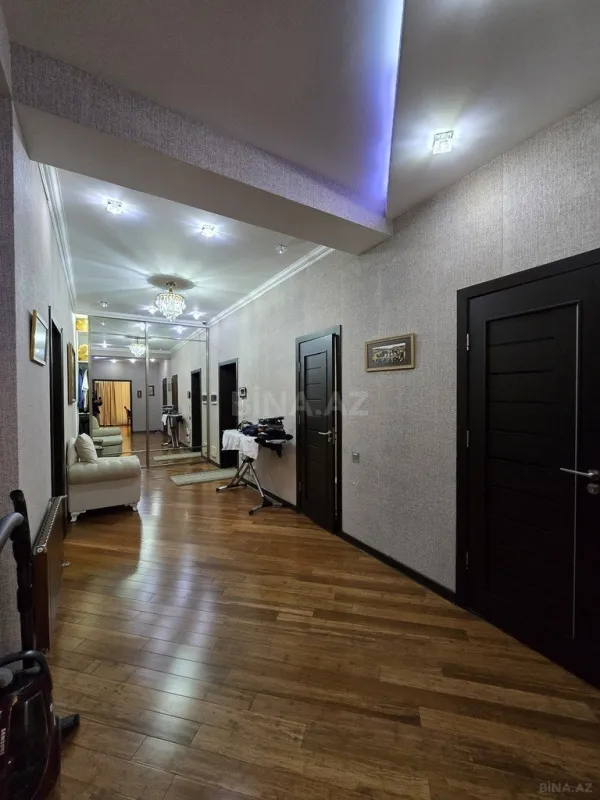 Satılır 3 otaqlı mənzil 127 m²