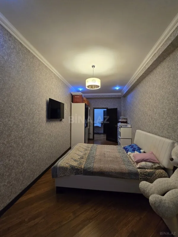 Satılır 3 otaqlı mənzil 127 m²