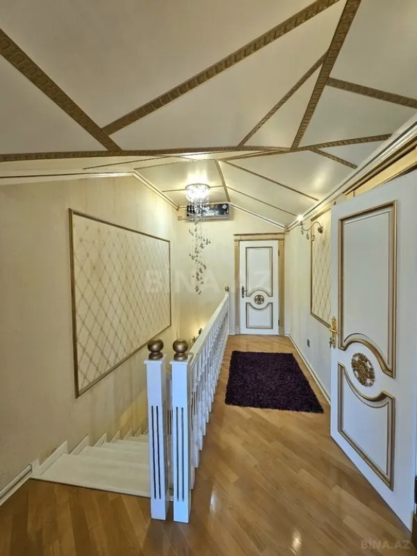 Satılır 5 otaqlı mənzil 215 m²