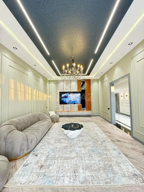 Satılır 4 otaqlı həyət evi 200 m²