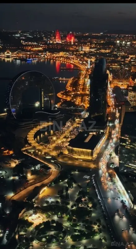 Satılır 10 otaqlı mənzil 1000 m²