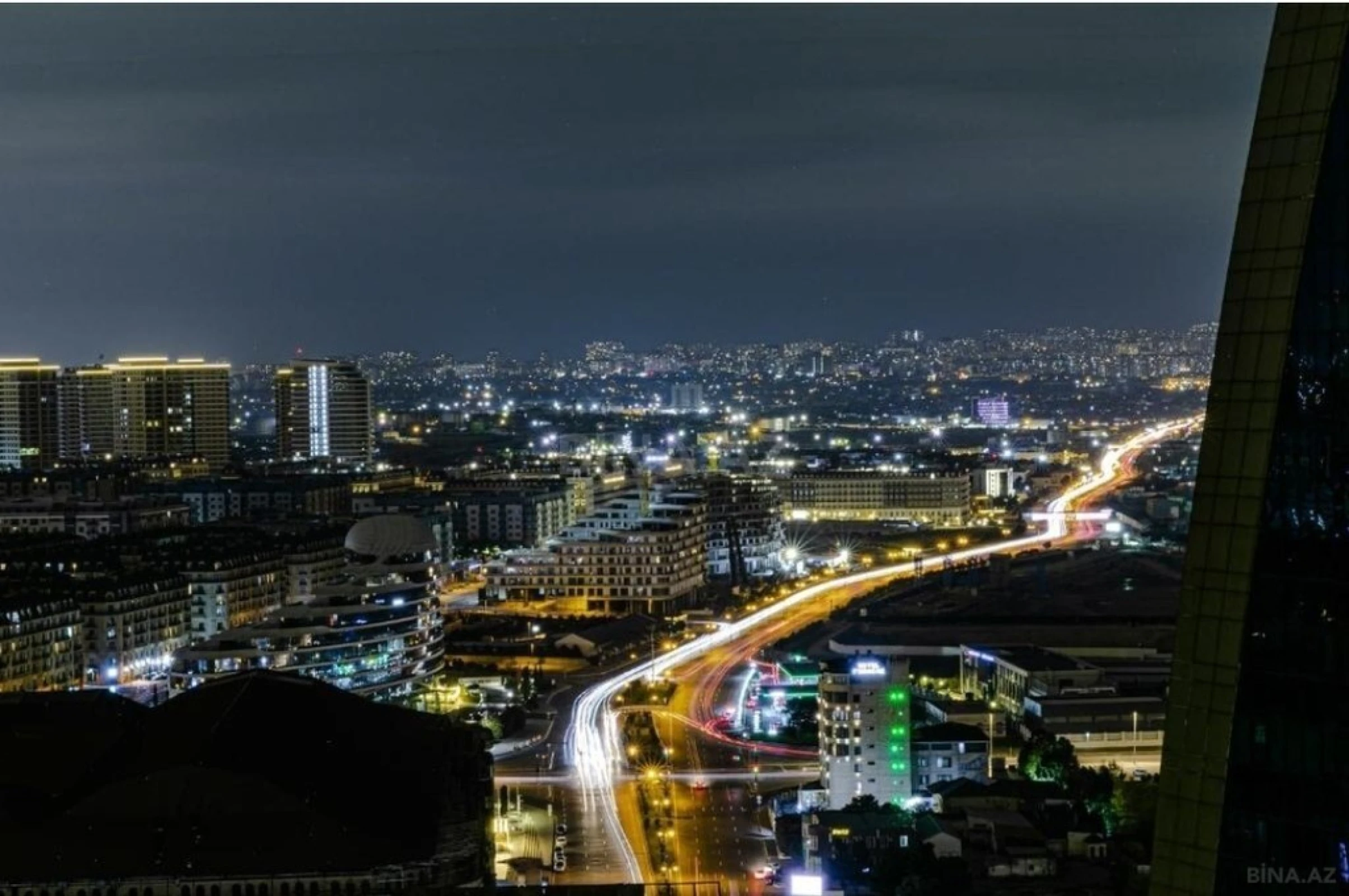 Satılır 10 otaqlı mənzil 1000 m²