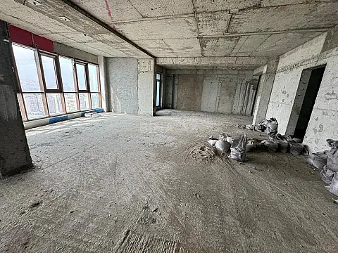 Satılır 10 otaqlı mənzil 1000 m²