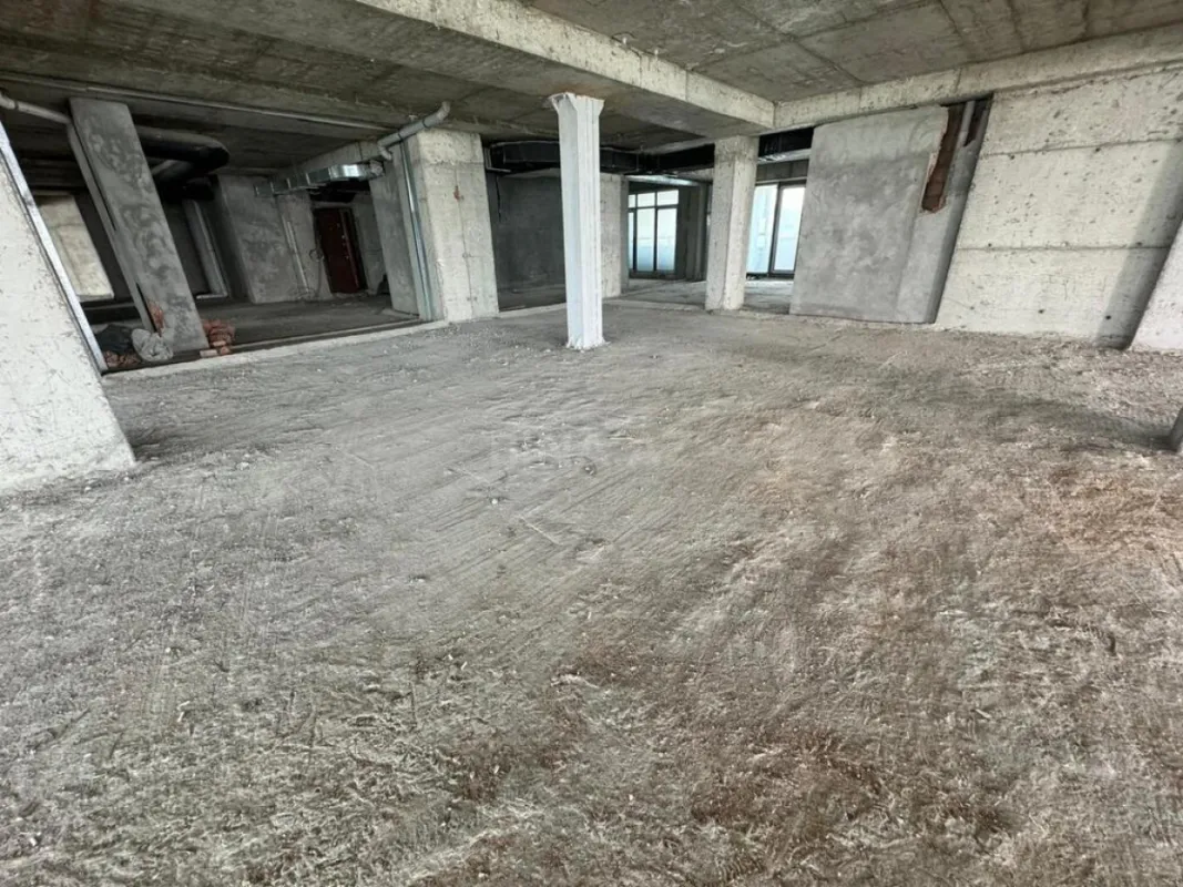 Satılır 10 otaqlı mənzil 1000 m²