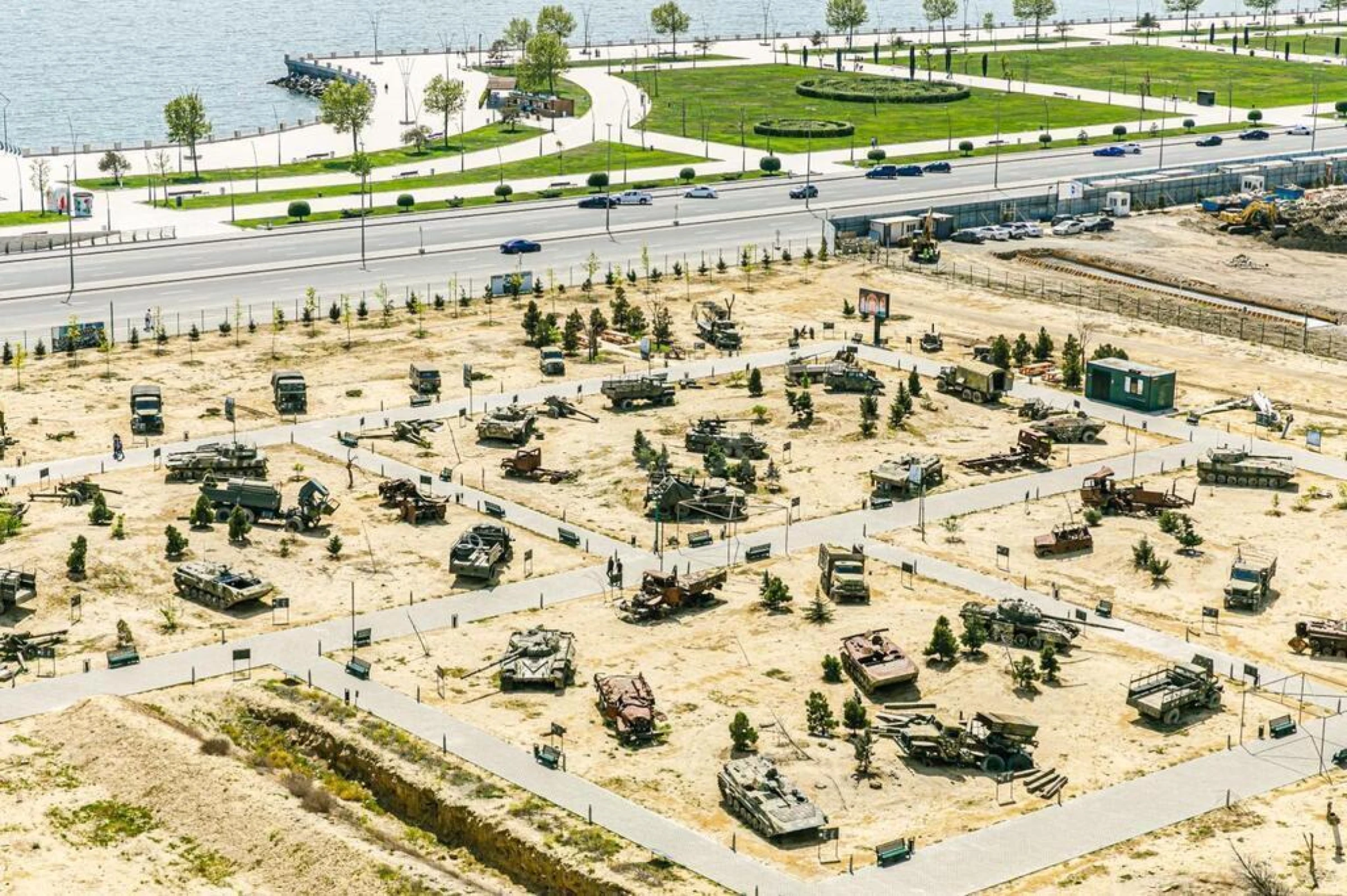 Satılır 10 otaqlı mənzil 1000 m²