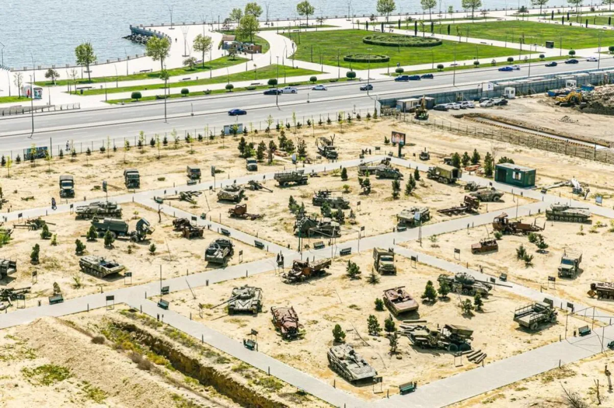 Satılır 10 otaqlı mənzil 1000 m²