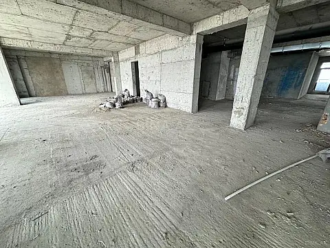 Satılır 10 otaqlı mənzil 1000 m²