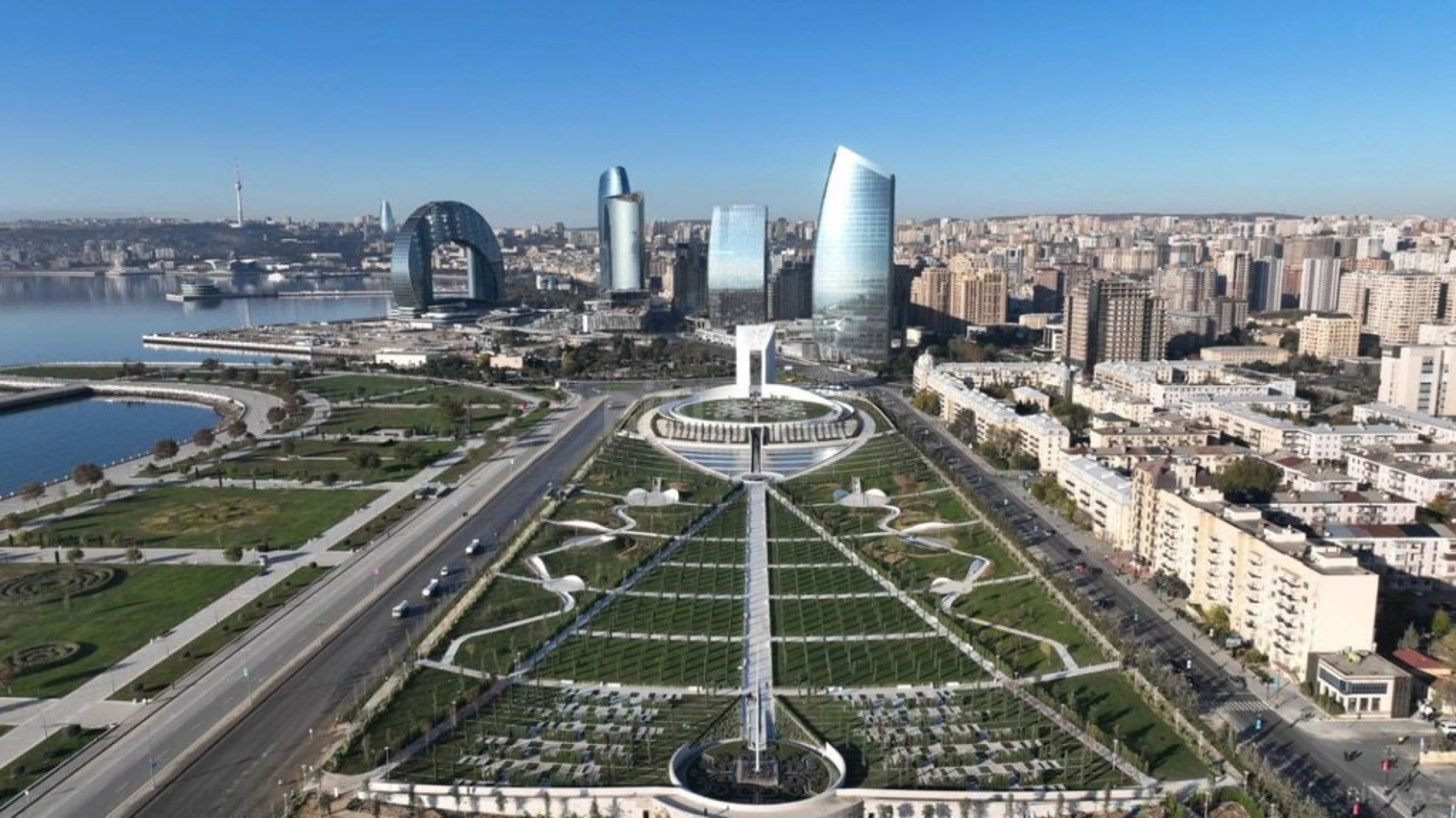 Satılır 10 otaqlı mənzil 1000 m²