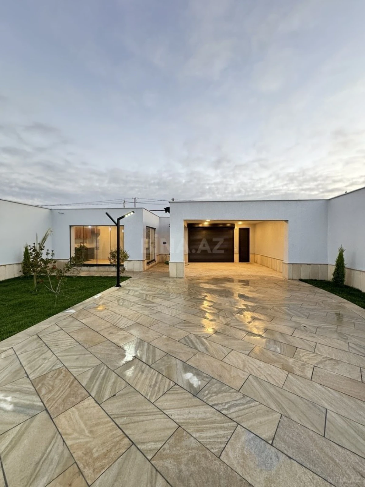 Satılır 4 otaqlı həyət evi 180 m²