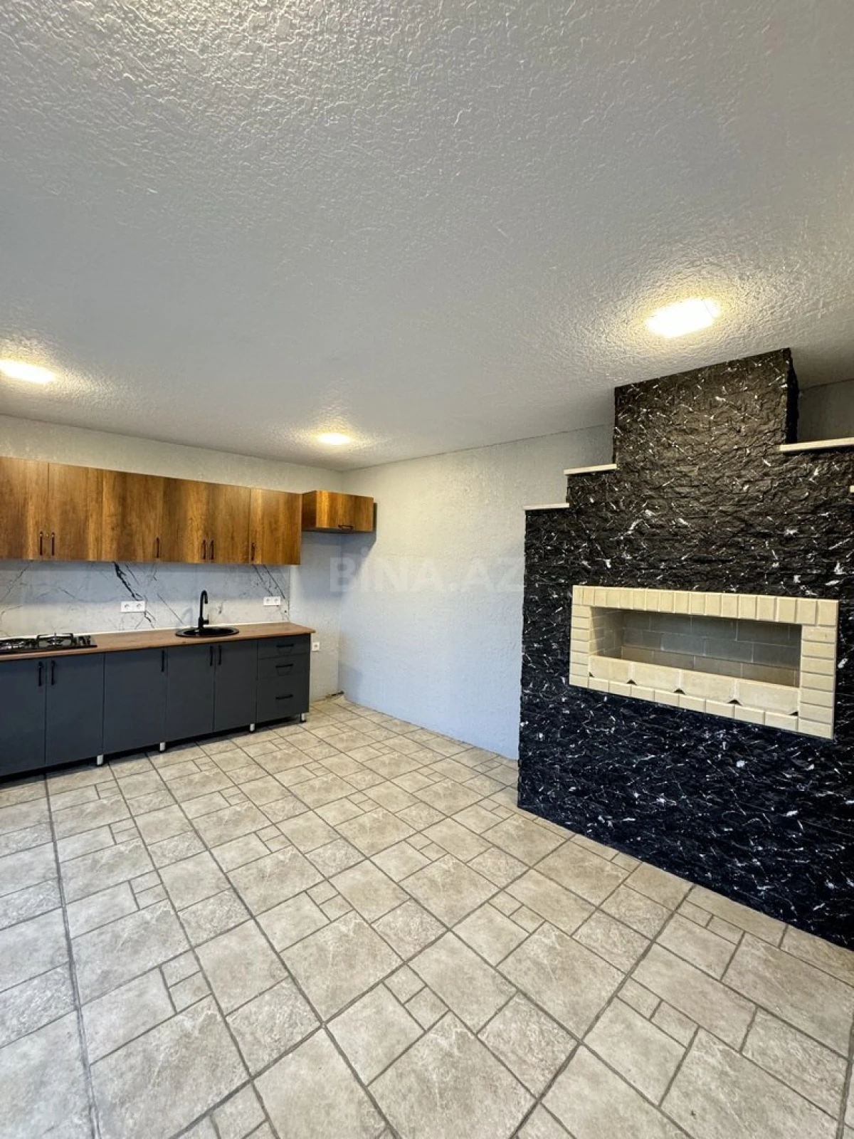 Satılır 4 otaqlı həyət evi 180 m²