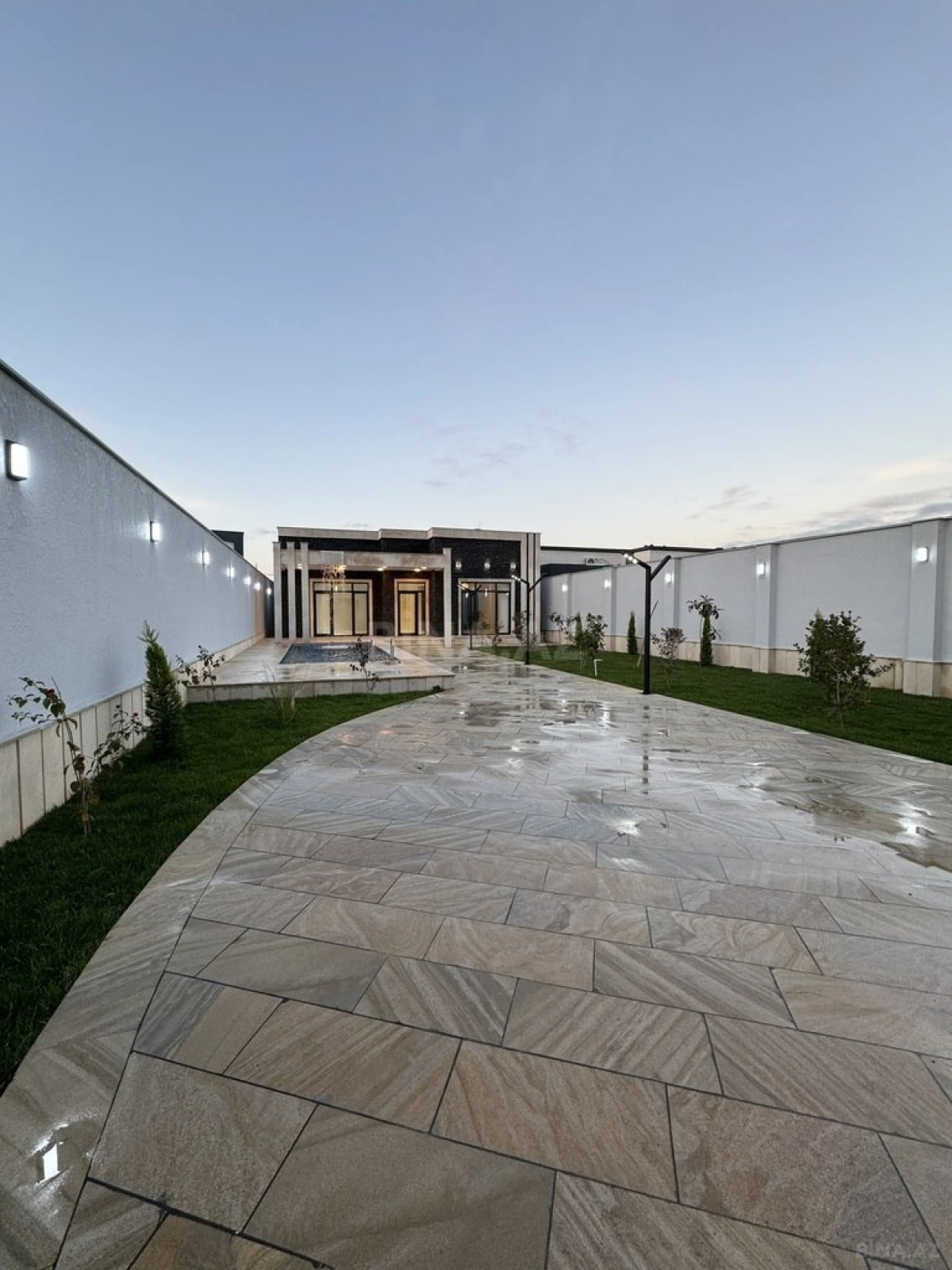 Satılır 4 otaqlı həyət evi 180 m²