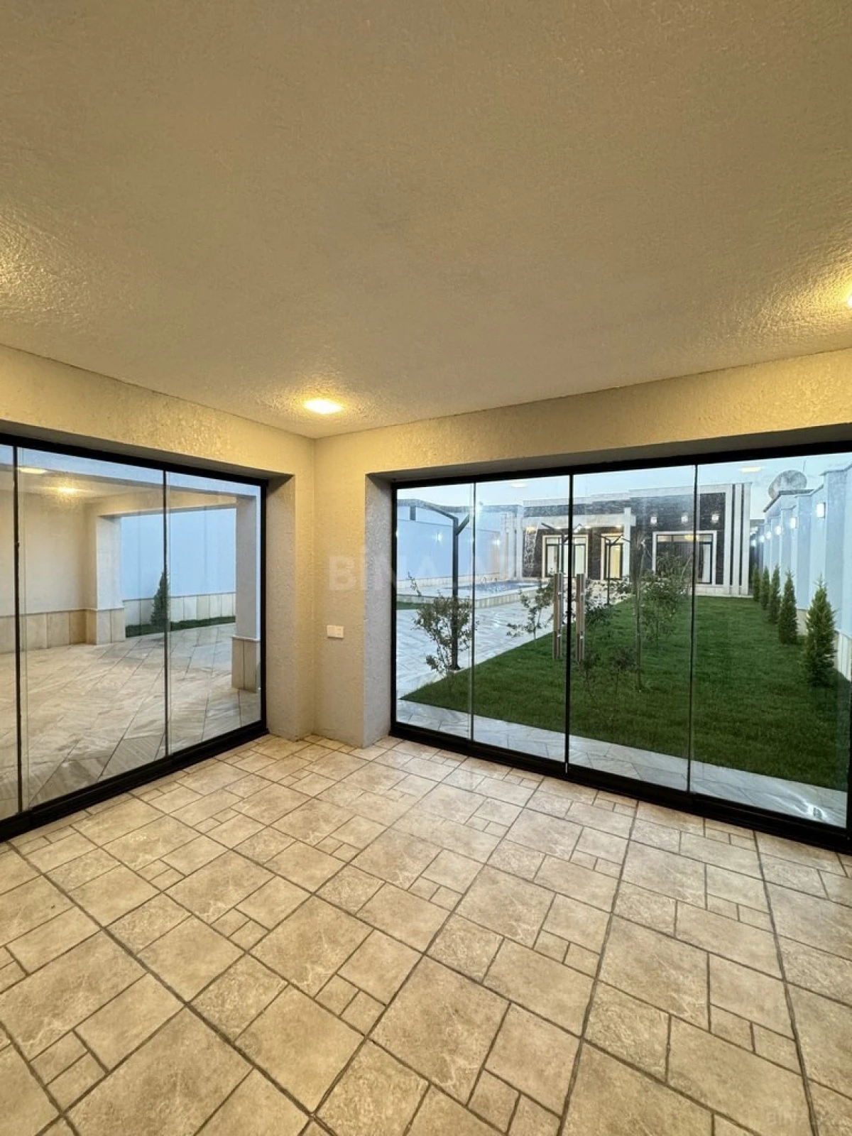 Satılır 4 otaqlı həyət evi 180 m²