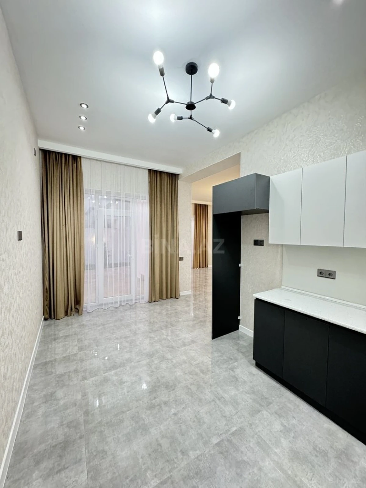 Satılır 4 otaqlı həyət evi 140 m²