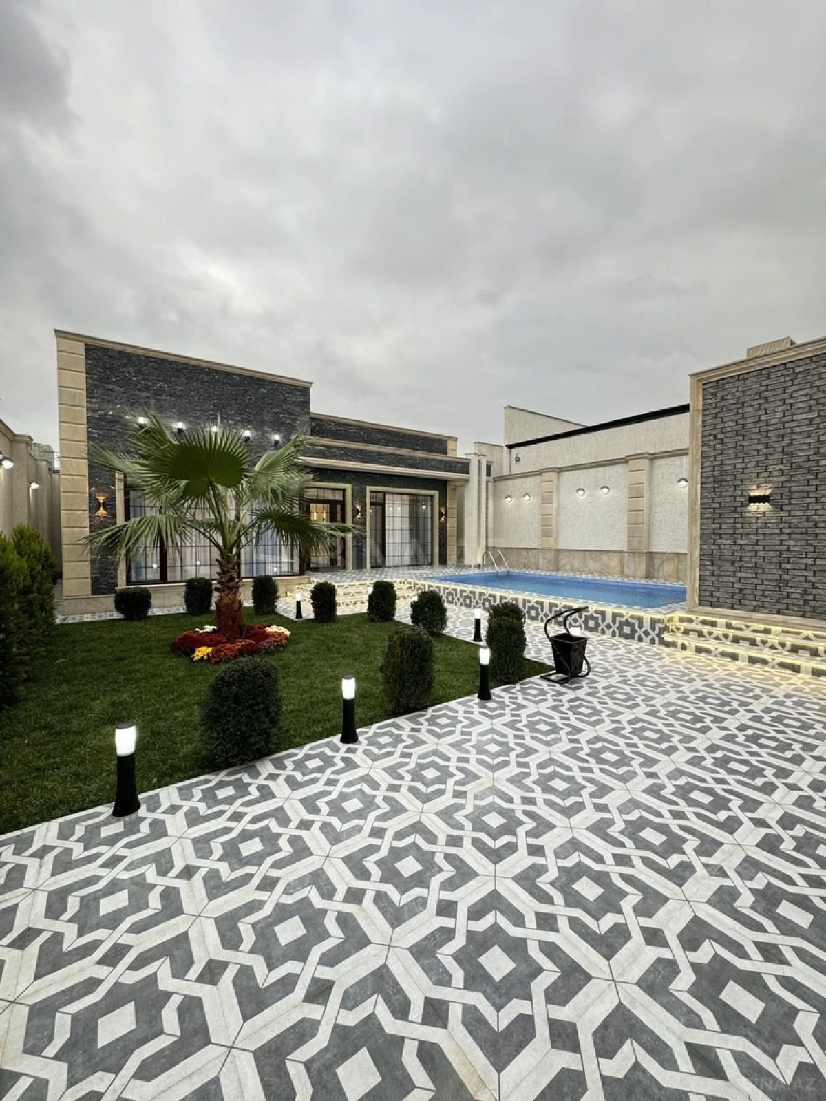 Satılır 4 otaqlı həyət evi 185 m²