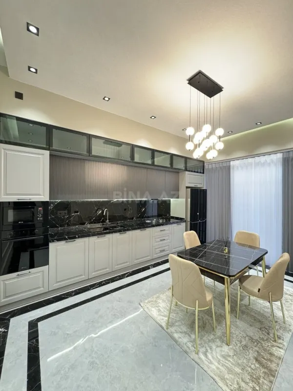 Satılır 4 otaqlı həyət evi 185 m²