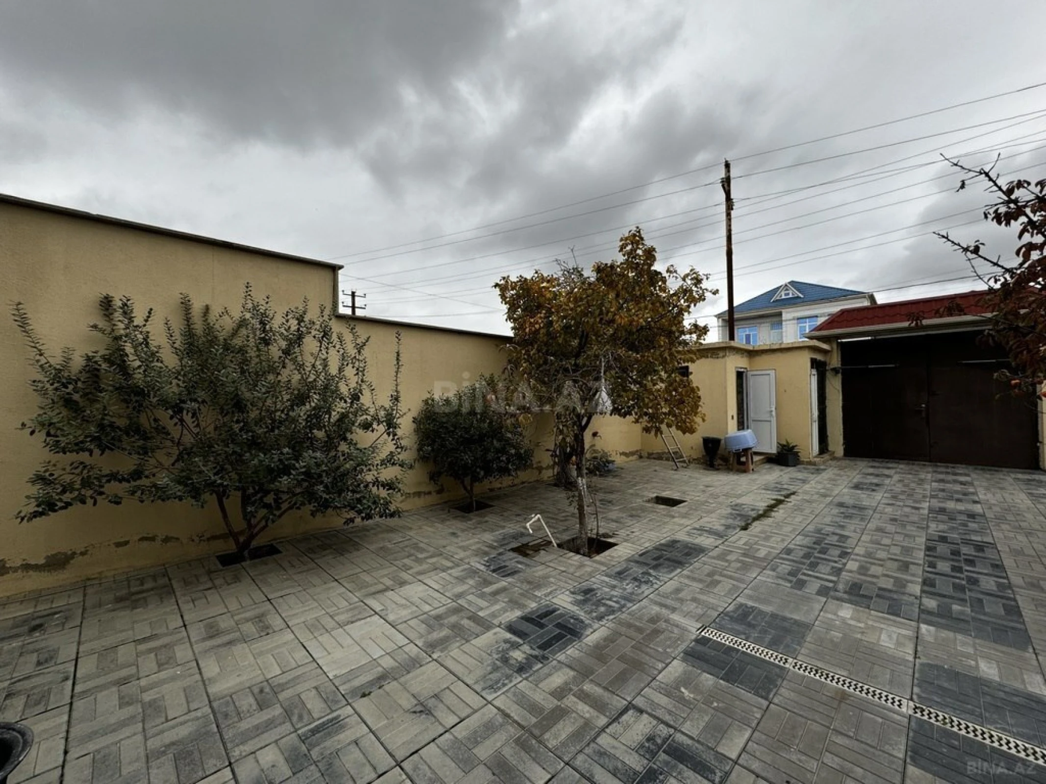 Satılır 7 otaqlı həyət evi 200 m²