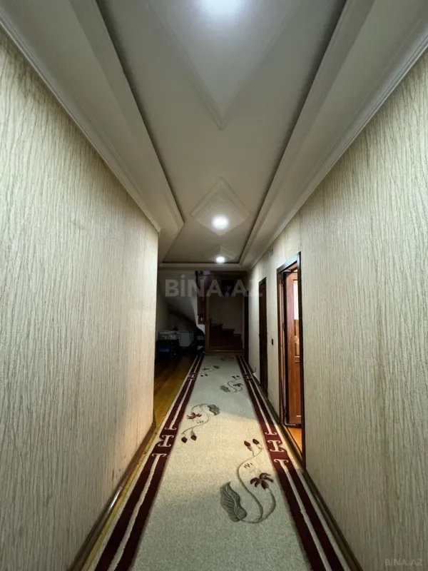 Satılır 7 otaqlı həyət evi 200 m²