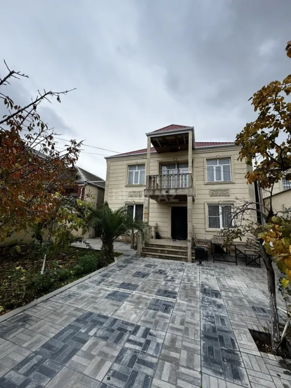 Satılır 7 otaqlı həyət evi 200 m²
