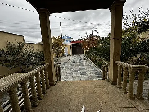 Satılır 7 otaqlı həyət evi 200 m²