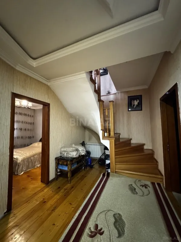 Satılır 7 otaqlı həyət evi 200 m²